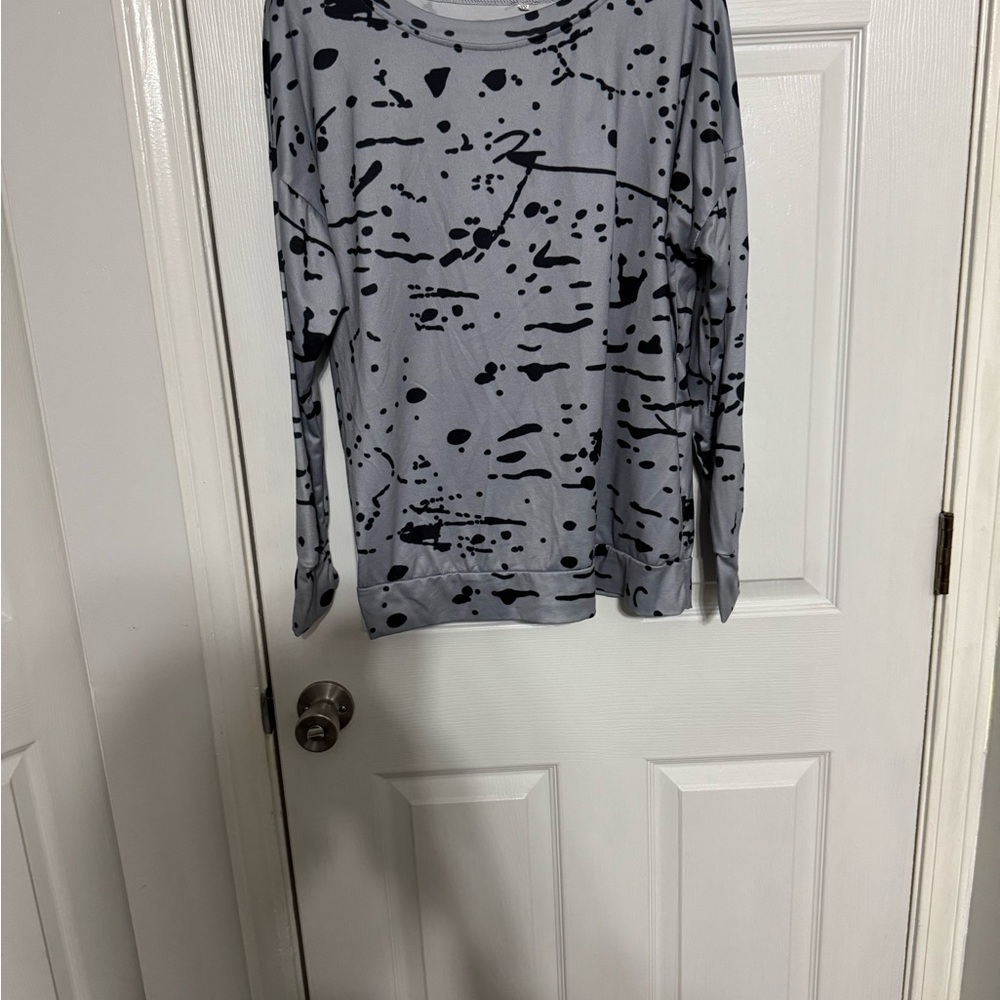 Gray and Black Patterned Long Sleeve Top